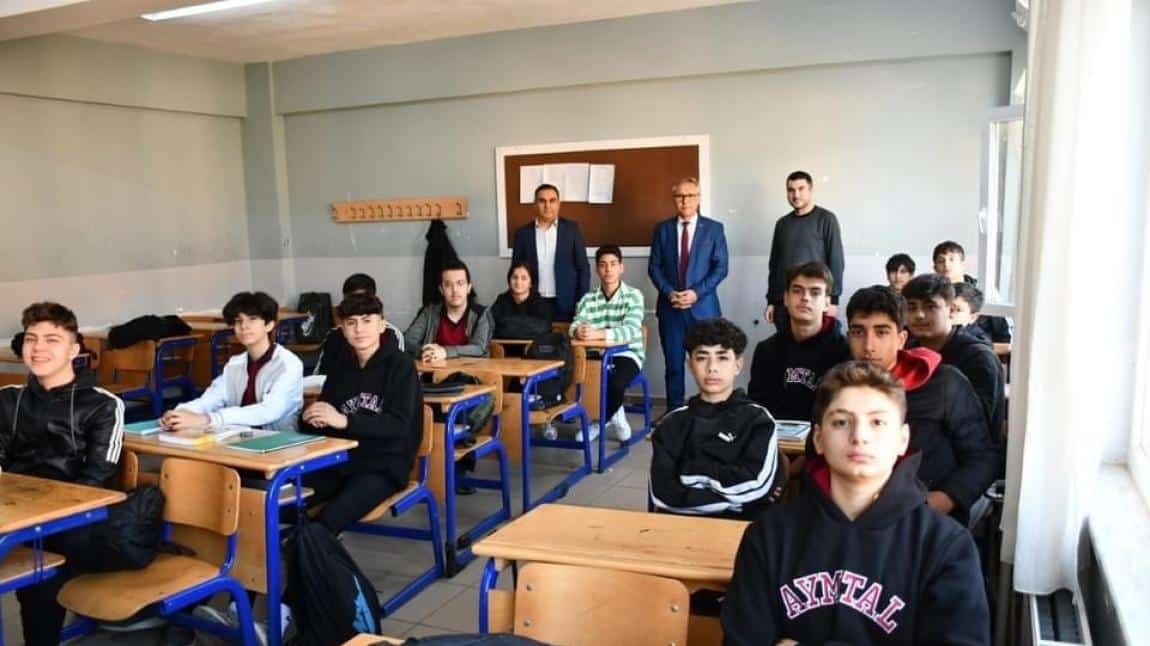 Milli Eğitim Müdürümüz Mahmut YENEN, okulumuzu ziyaret etti.